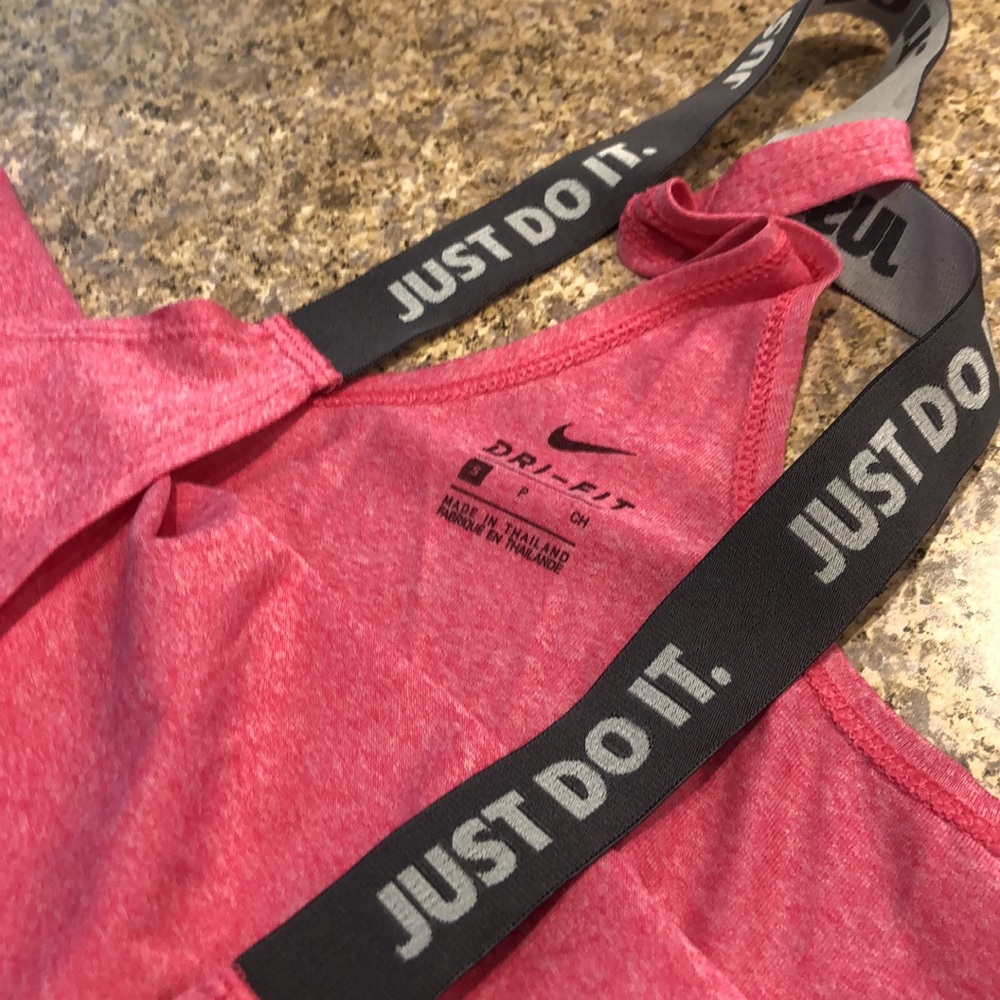 🔥Flash Sale🔥 Nike Dri Fit active Pink Sleeveless Tank Top Small - Picture 9 of 17